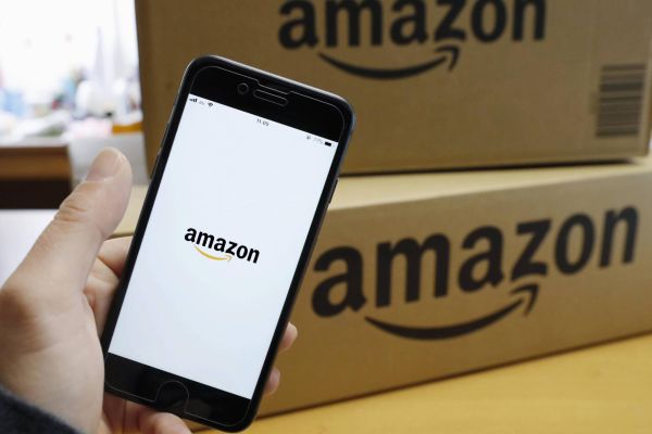 Mua hàng hóa từ Amazon Nhật Bản và vận chuyển về VN