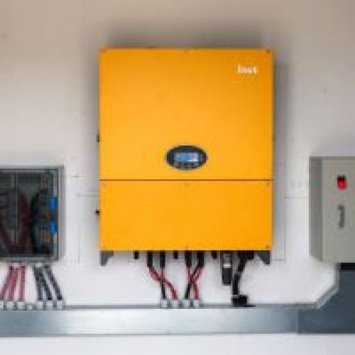 Hệ thống 19,2kWp trên sân thượng KS TP.HCM